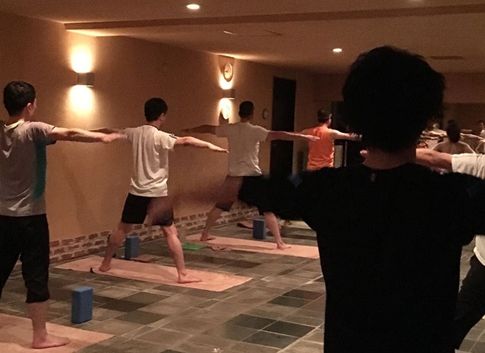 メンズクラス | 横浜の岩盤ヨガ×トレーニングスタジオbatubatu